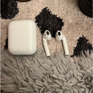 AirPods